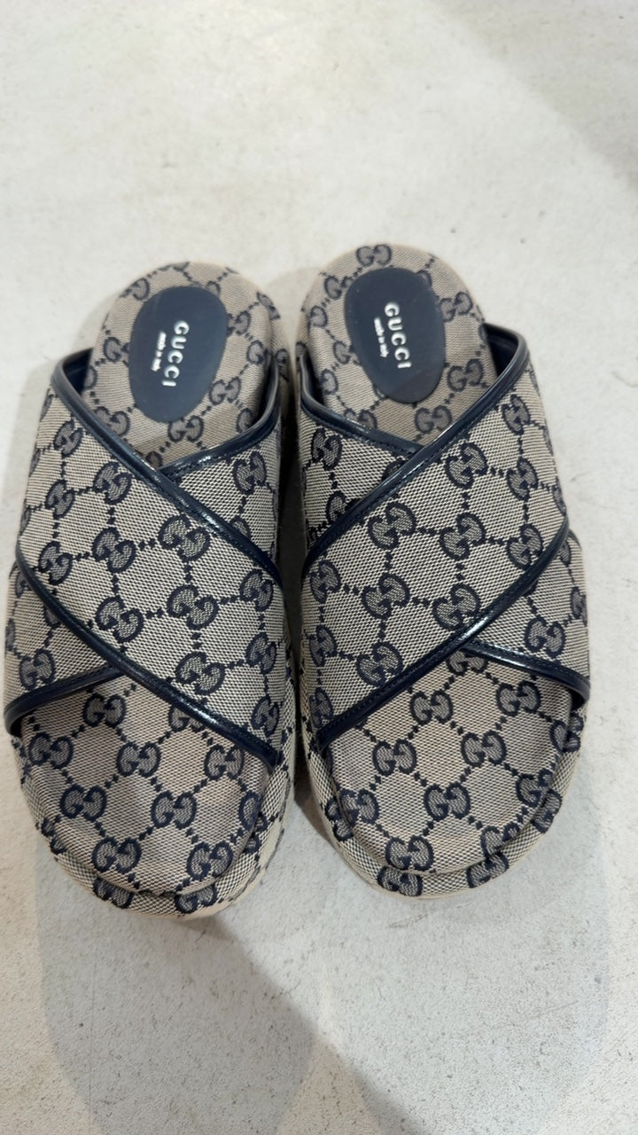 Gucci Zapatos 38,5 Beige y negro