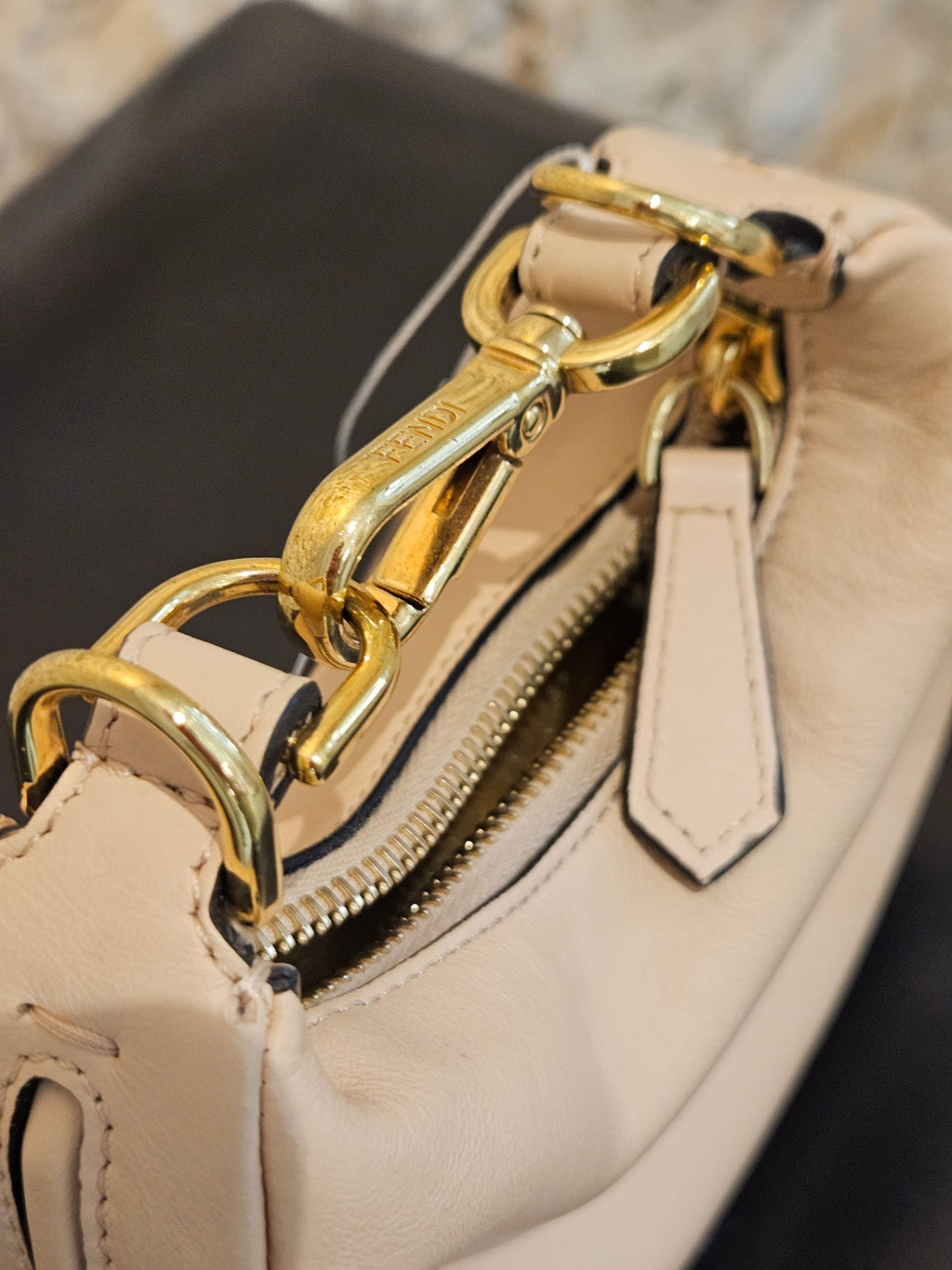 Fendi Nano Fendigraphy - Beige Bolsos de mujer Pequeño 